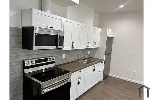 6550 S Normandie Ave #423 Photo 1