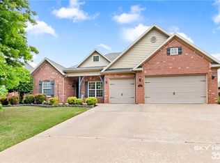 1721 Whippoorwill Ln, Bentonville, AR 72713