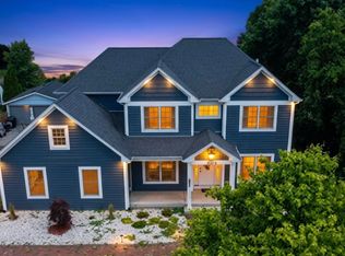 3S241 Williams Rd, Warrenville, IL 60555