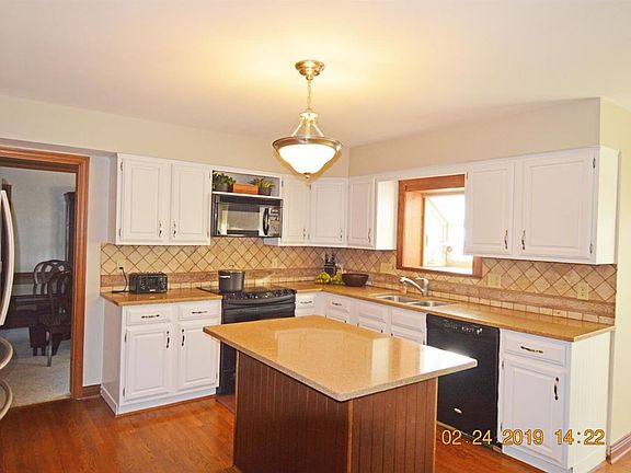 3rd image of 7475 Murtaugh Ln