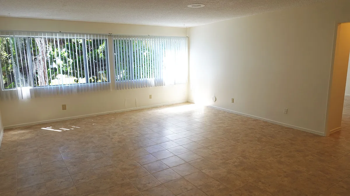 Photo 1 of 31 - Sommerset Apartments - Torrance, CA Living Area - Sommerset Apartments