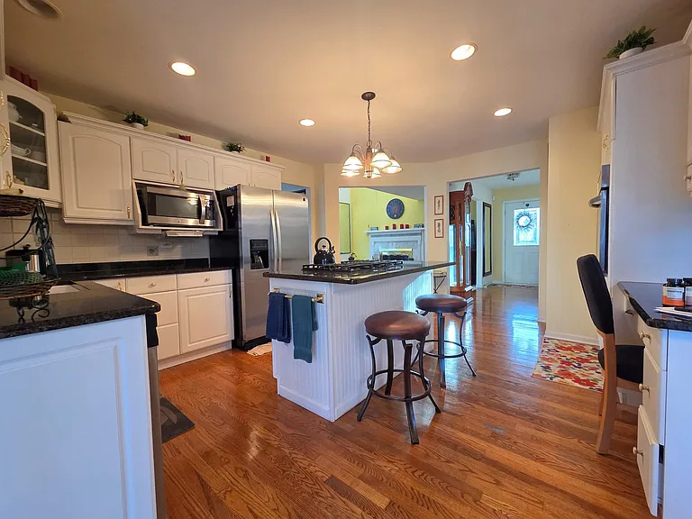 1025 Rosewood Dr #B — Photo 18