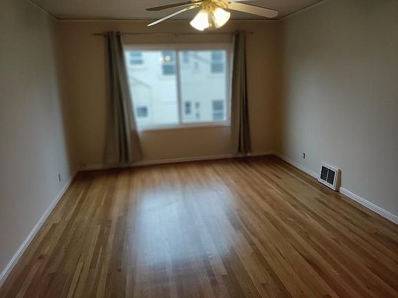 3rd image of 1006 Shrader St