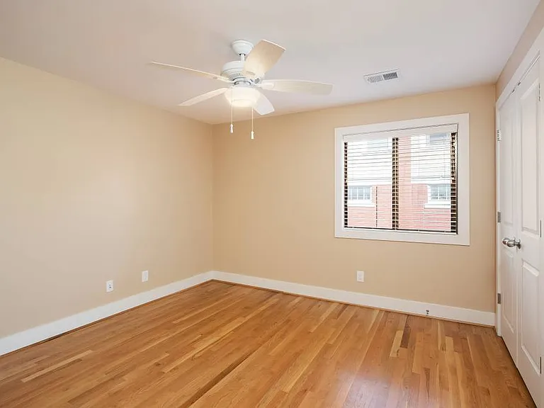4060 McGee St — Photo 9