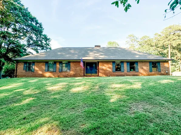 306 Oak Ridge Cir, Columbus, MS 39705