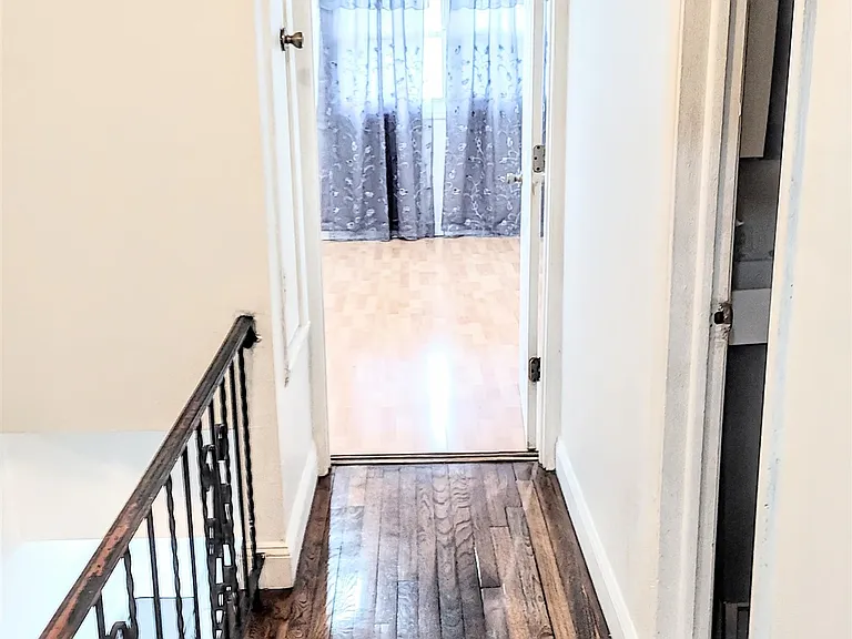 8 Van Nostrand Ave #UPPER FLOORS — Photo 5