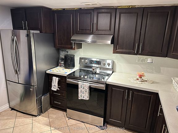 5th image of 300 Webb Dr #1406