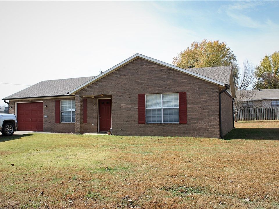 1st image of 213 Kelsey Ln