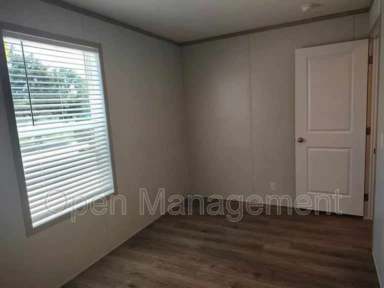 40 Erin Ln #40 — Photo 16
