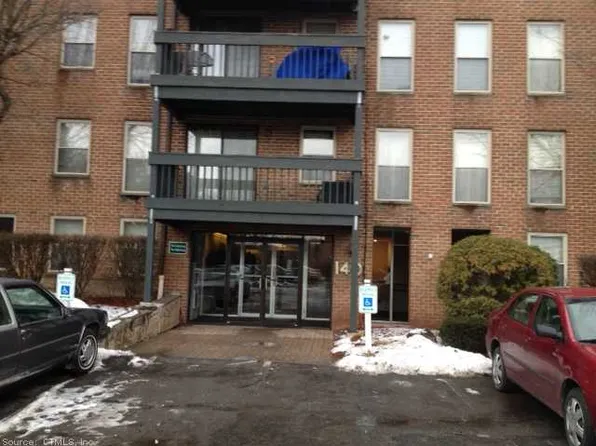 140 Kane St, West Hartford, CT 06119