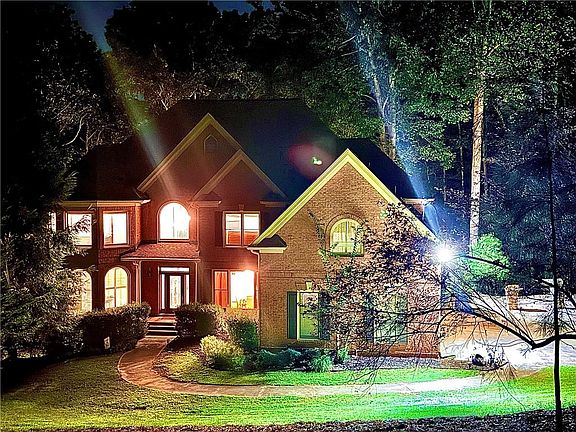 3rd image of 8350 Jacobs Ridge Ln