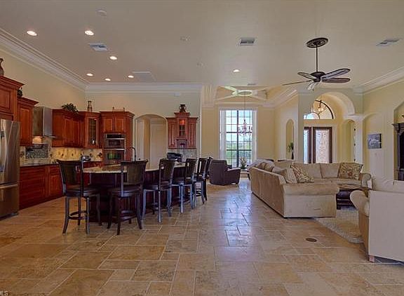 4th image of 2537 SW 38th St