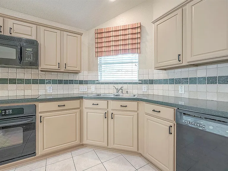 134 E Foxbriar Forest Cir — Photo 25