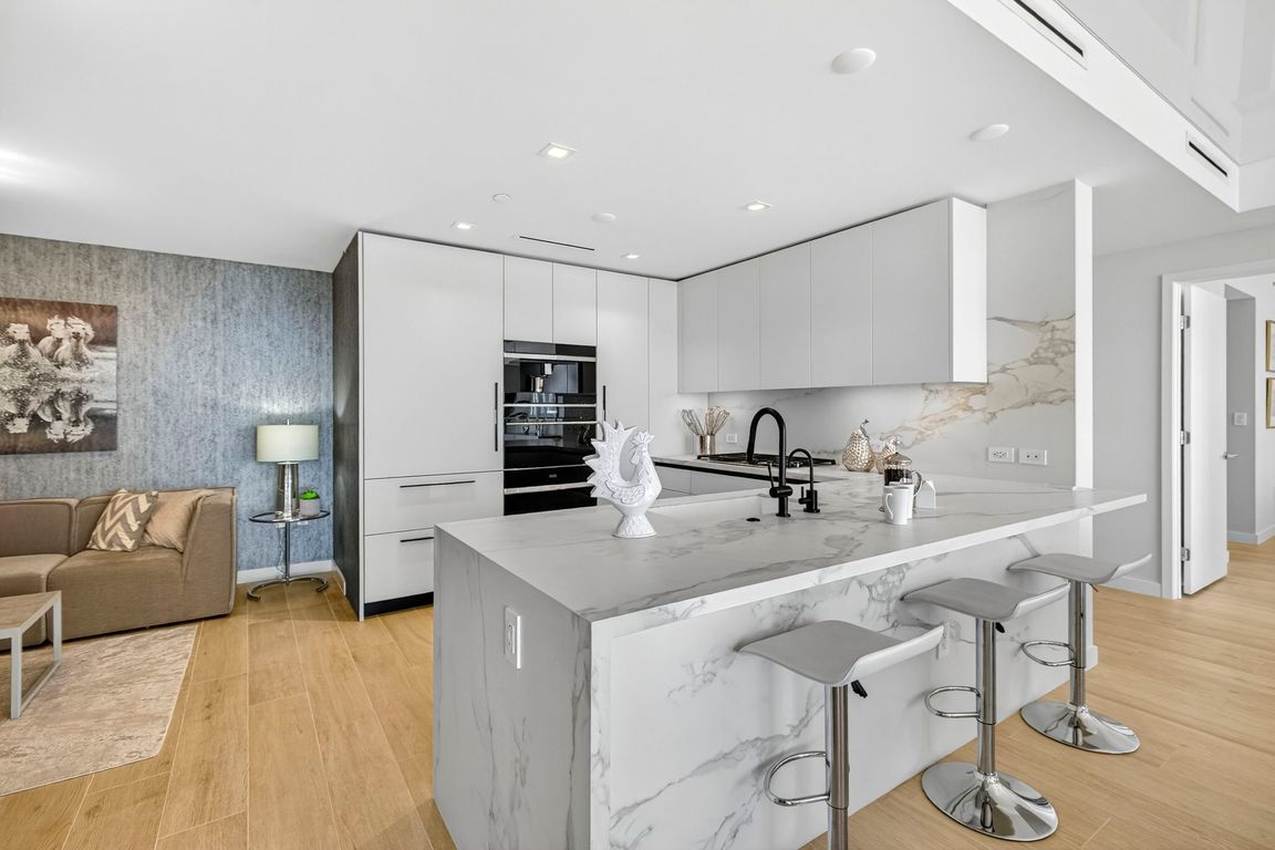 next background image