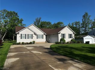578 Bishop Rd, Highland Heights, OH 44143
