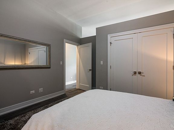 5th image of 3220 N Lincoln Ave #305