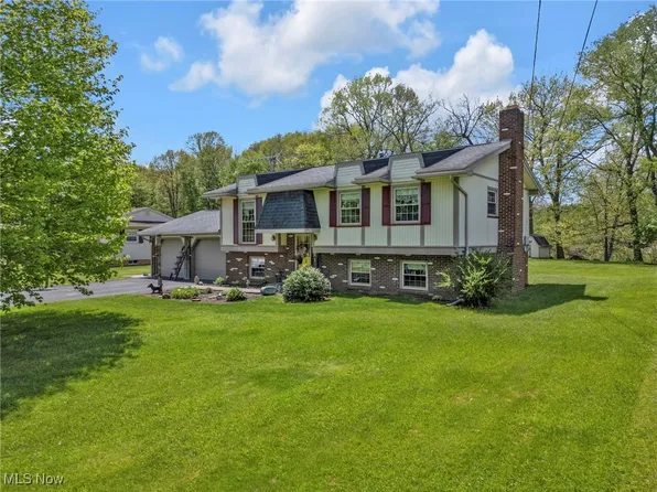 135 Heritage Dr, Beloit, OH 44609