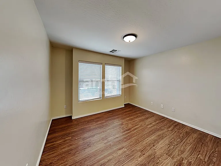 9817 E Escondido Ave — Photo 15