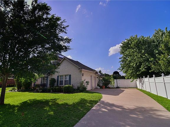 2nd image of 2607 Creekbend Dr