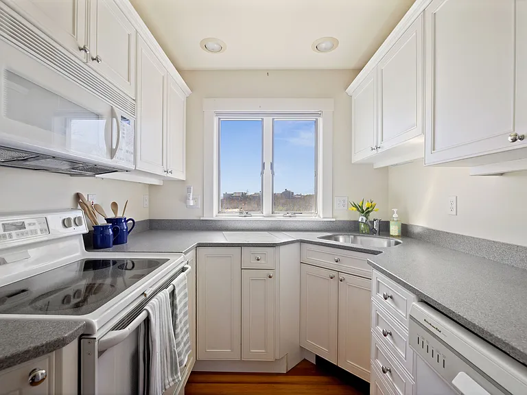 1 Beach House Ln — Photo 8
