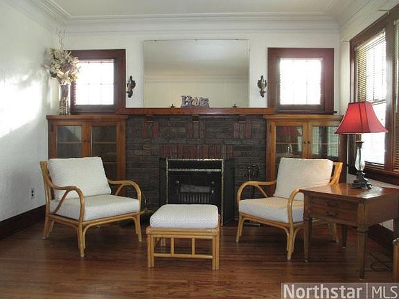 3rd image of 2735 Garfield St NE