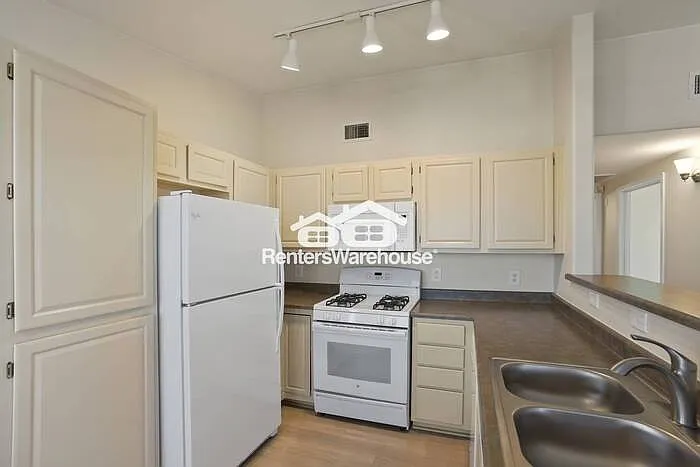 3846 Canyon Ranch Rd #203 — Photo 12