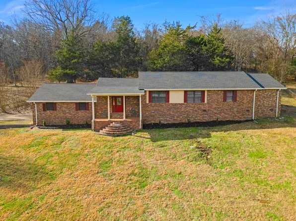 220 Peytons Creek Rd, Pleasant Shade, TN 37145