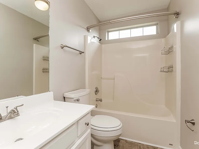 806 Allison Ct — Photo 10