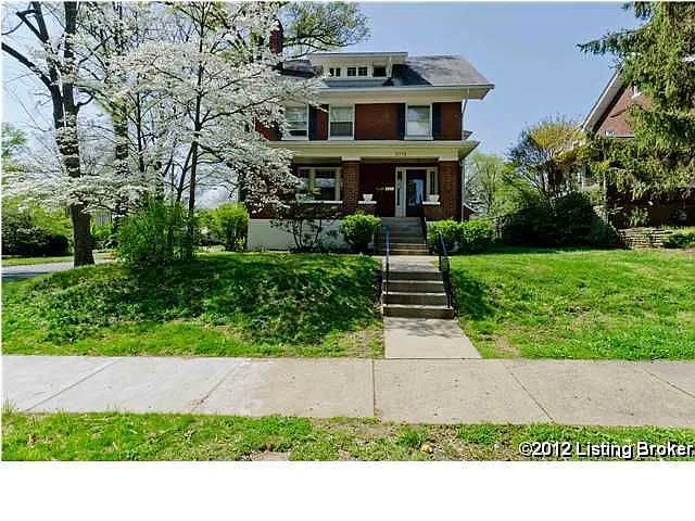 2222 Boulevard Napoleon photo 1