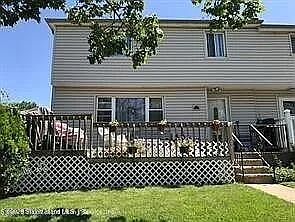 1st image of 523 Willow Rd E #1