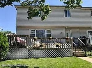 523 Willow Rd E #1, Staten Island, NY 10314