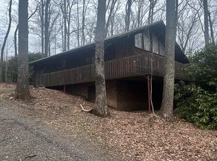 18 Chestnut Ridge Rd, Hillsville, VA 24343