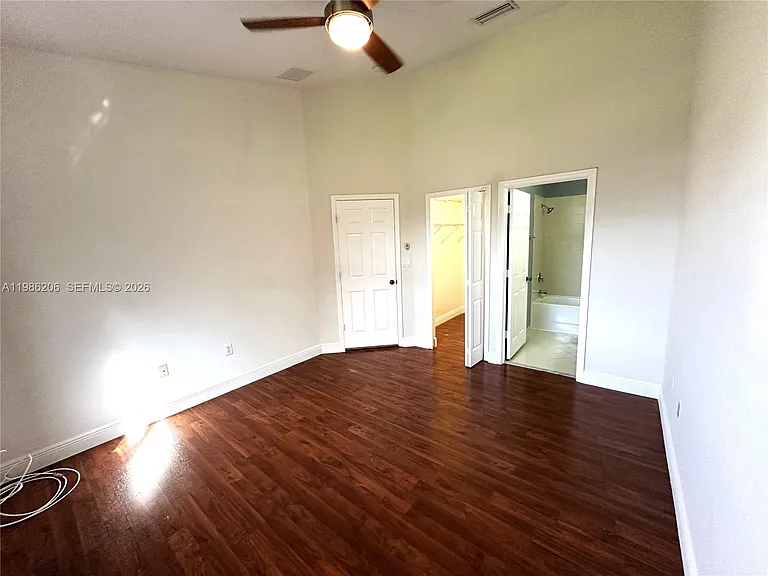 3550 NE 5th St #202 — Photo 17