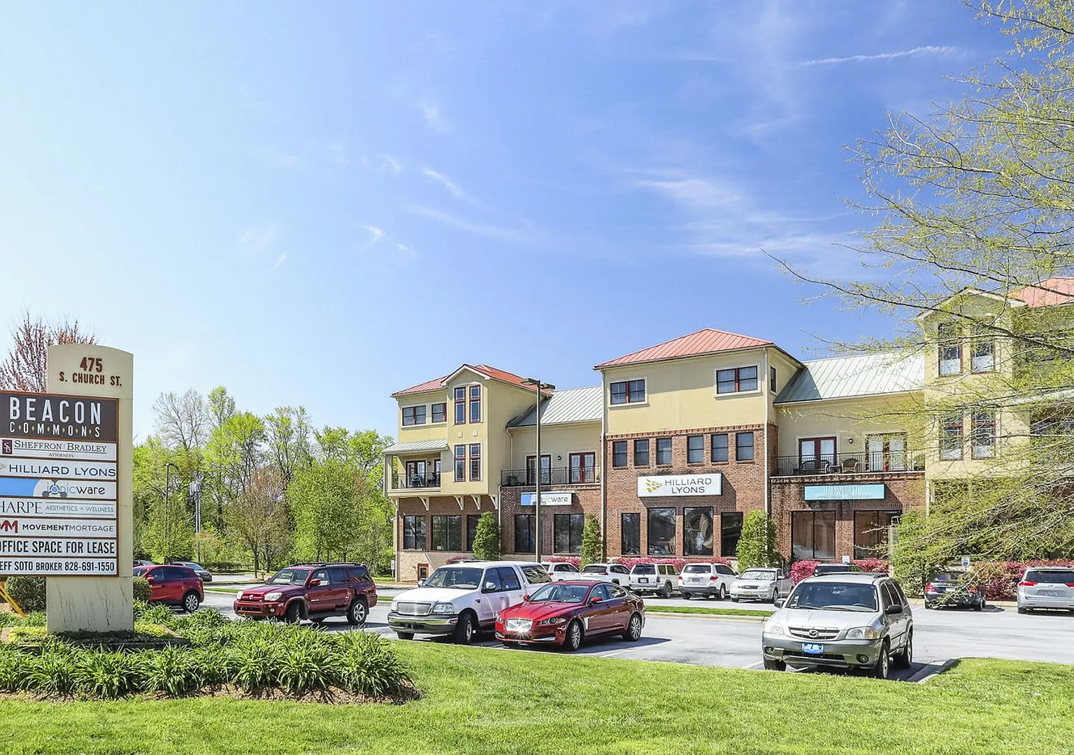Beautiful Condo-Downtown Hendersonville, NC — Photo 2