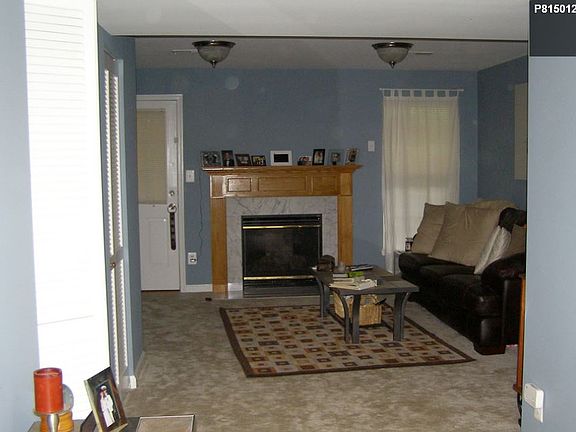 Basement family w/ fireplace
