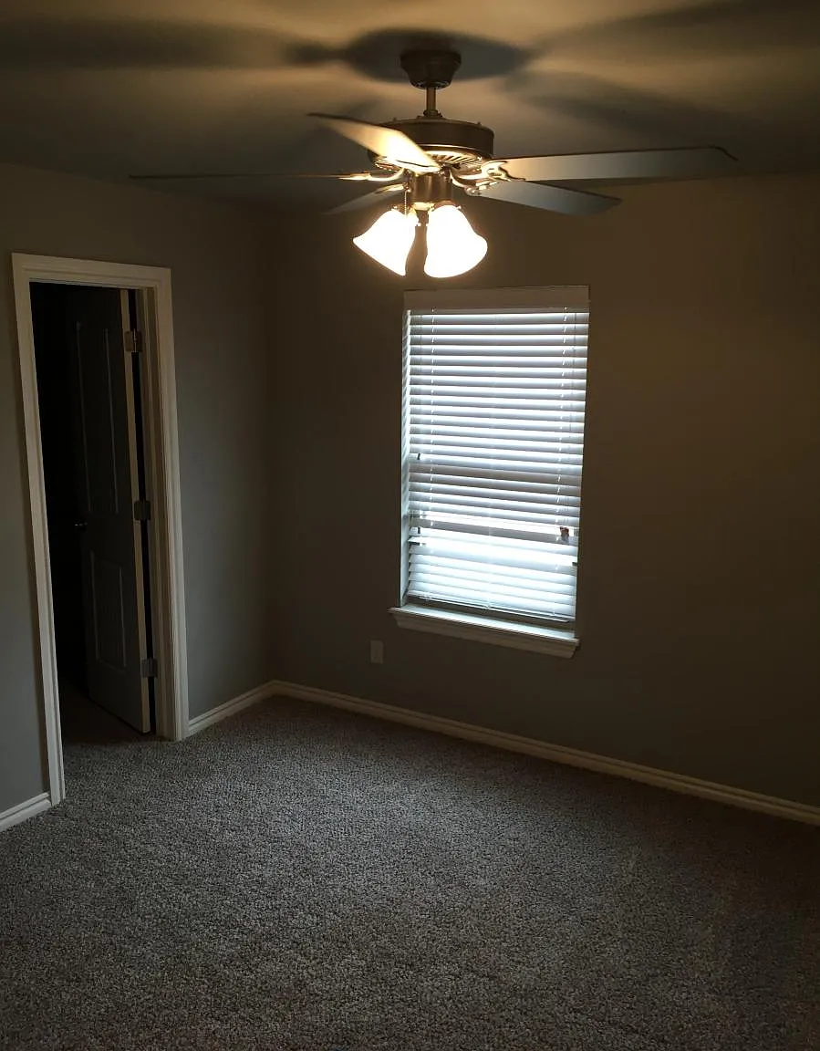 3 bed, 1250 sqft, $1,499 — Photo 4