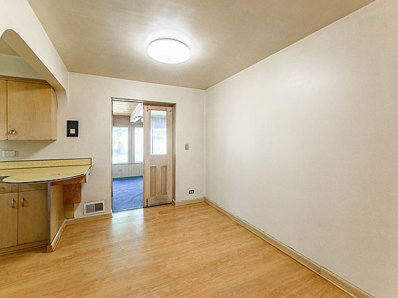 3rd image of 322 Keller Ave