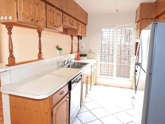 4th image of 8020 Mineola Dr