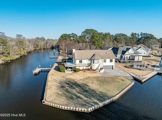 118 Bowline Rd, New Bern, NC 28562