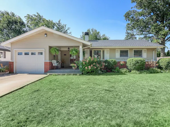 525 Germaine Ln, Elk Grove Village, IL 60007