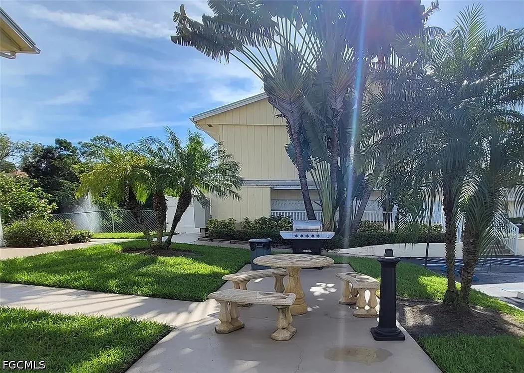 2 bed, 2.0 bath, 886 sqft, $1,550 — Photo 4
