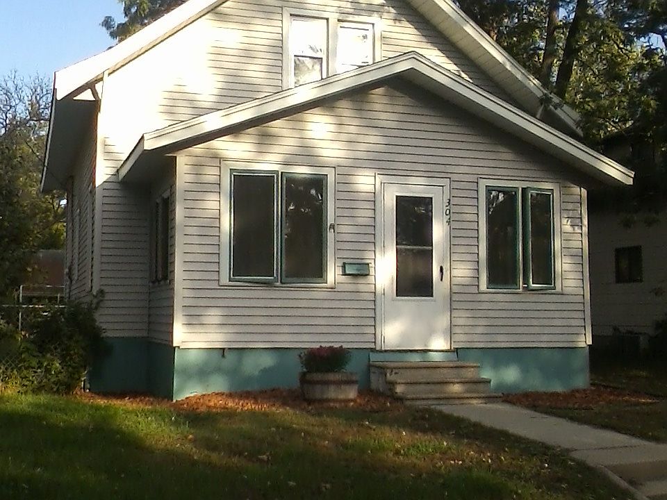 1st image of 304 21st Ave N