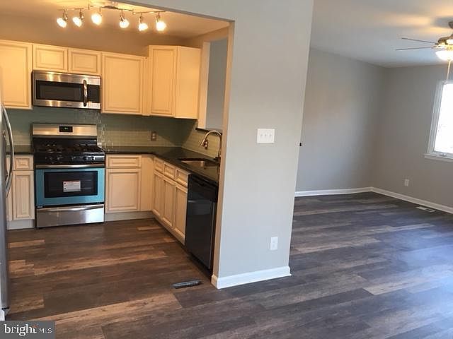 1st image of 12565 Deer Run Pl