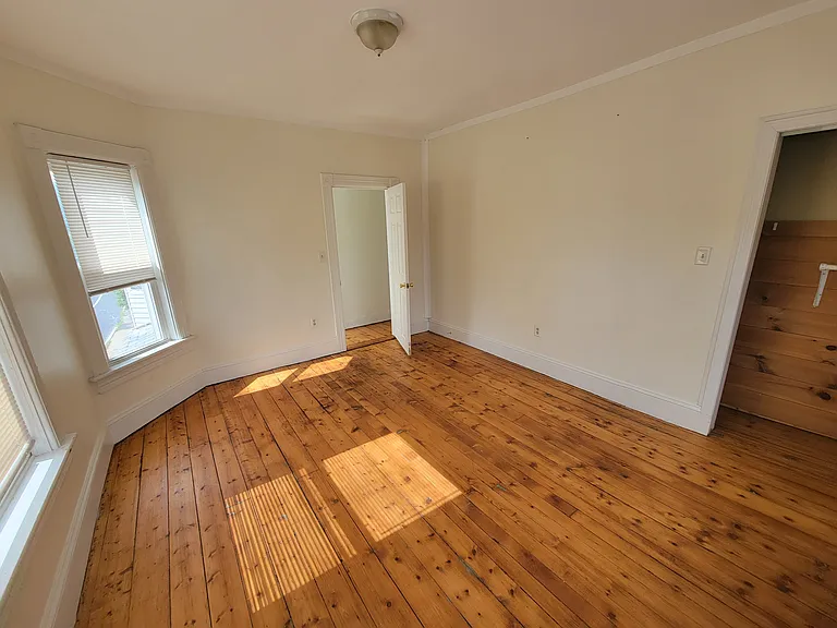 519 Union St — Photo 12