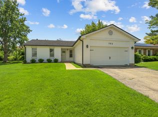 752 N Brookdale Dr, Schaumburg, IL 60194