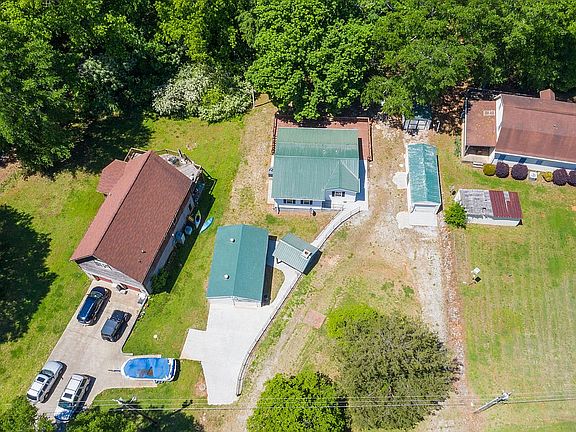 2nd image of 105 Cedar Ln