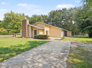 108 Deerfield Dr, Spring Lake, NC 28390
