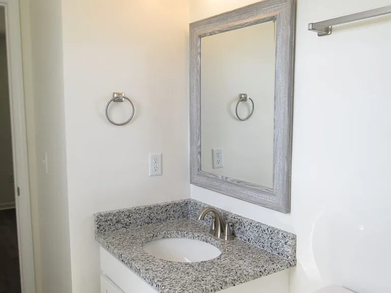 251 Rast St #L8 — Photo 10