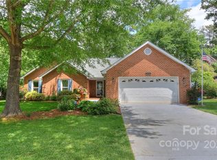 2110 Brandywine Dr, Matthews, NC 28105