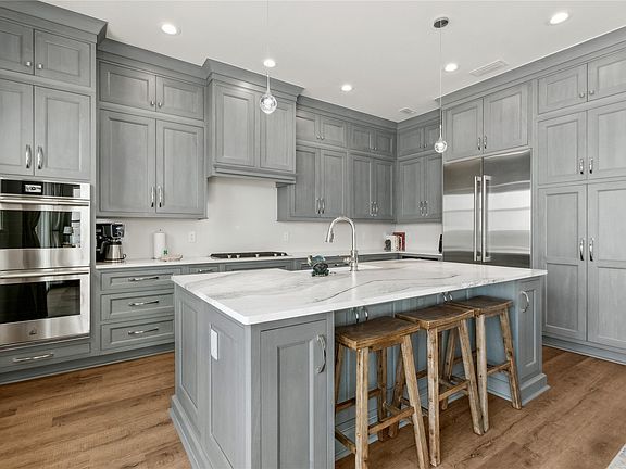 3rd image of 1088 S Fletcher Ave